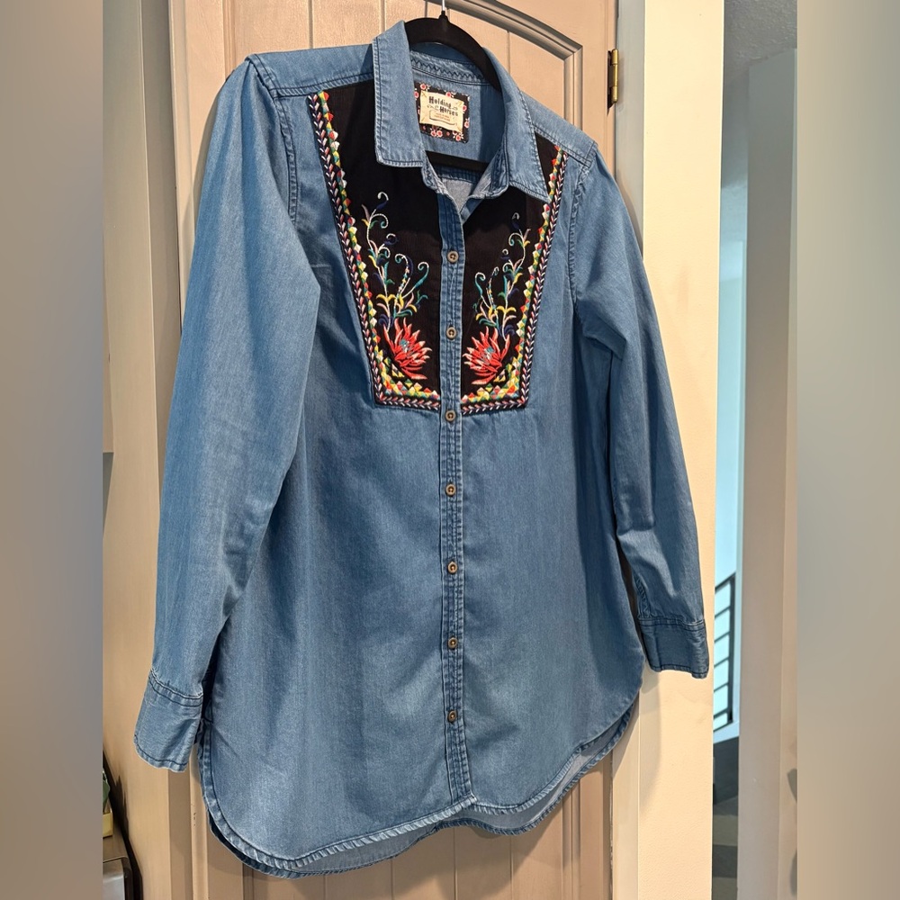 Holding Horses Cotton Denim Embroidered Buttonfront Shirt, Size 8/M, soft feel